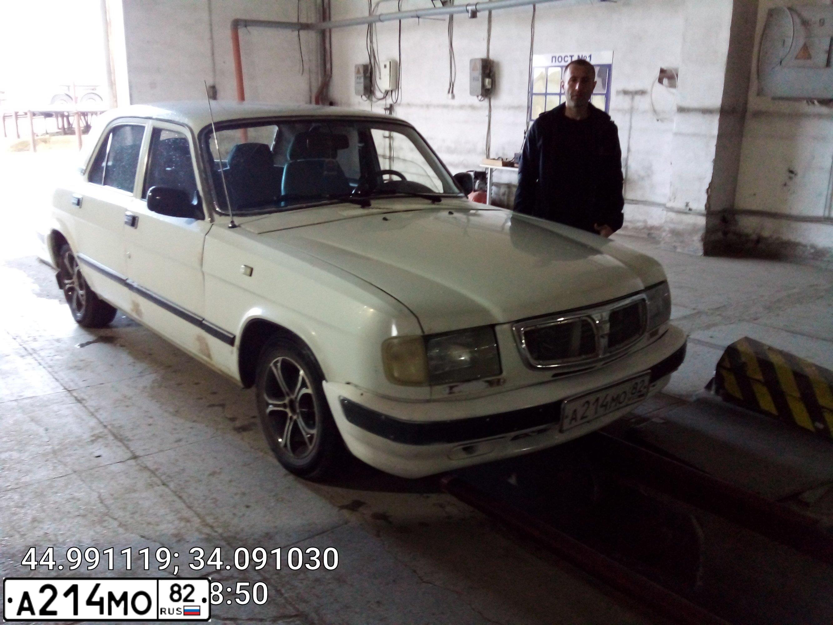 Фото автомобиля ГАЗ 3110, 2002 — госномер А214МО82. Цвет: БЕЛЫЙ