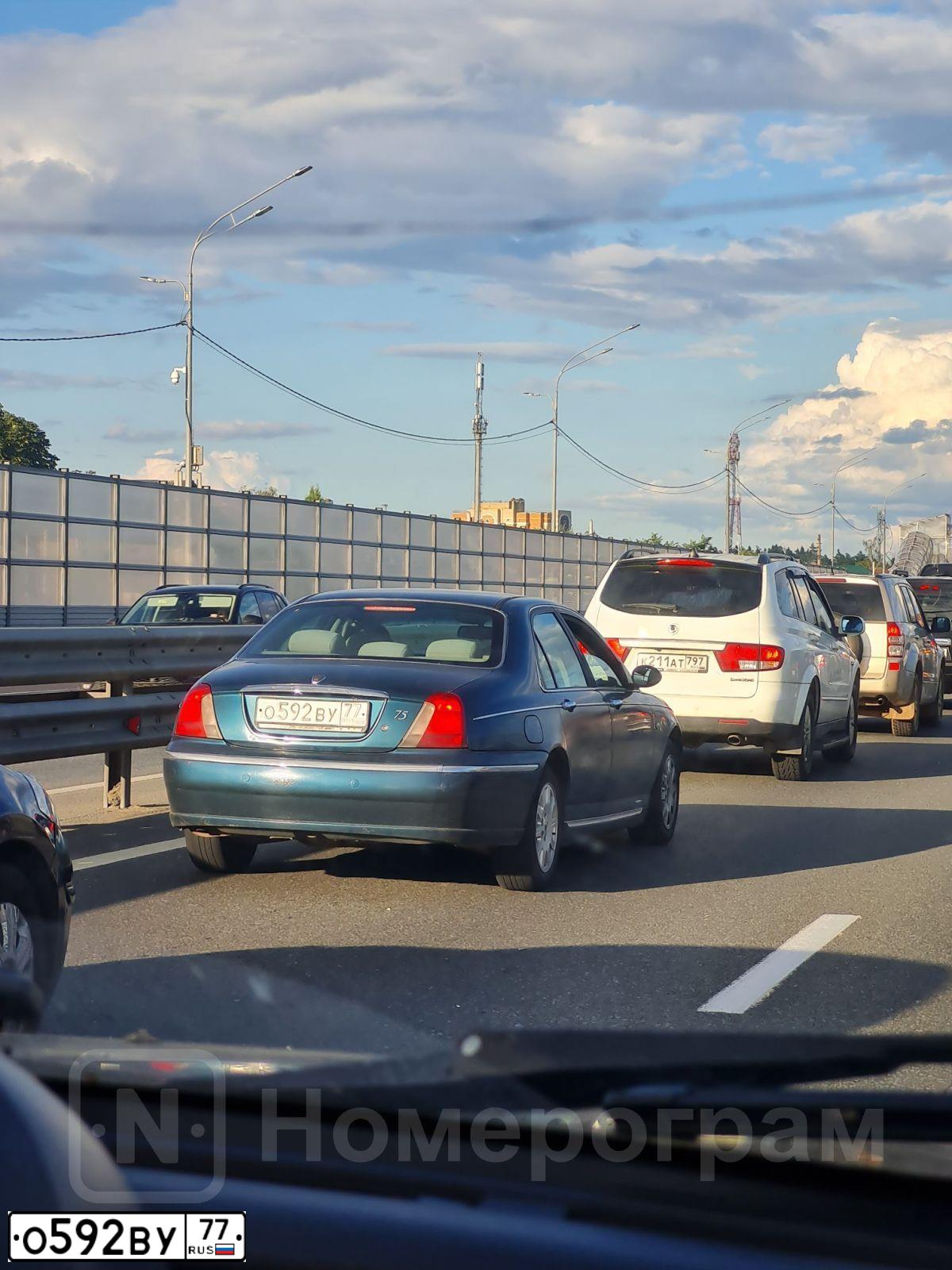 Фото автомобиля ROVER 75, 1999 — госномер О821УО97. Цвет: СИНИЙ