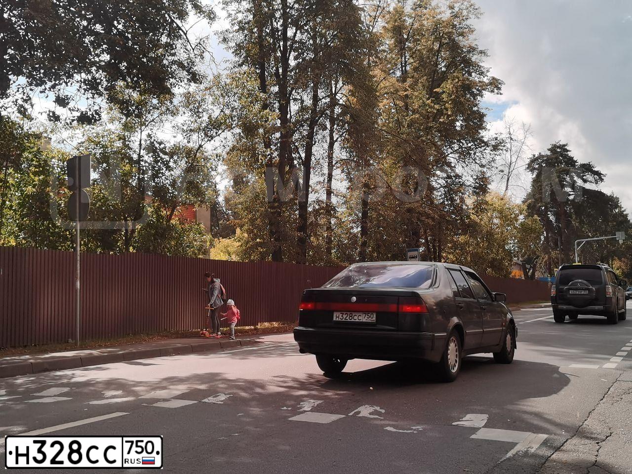Фото автомобиля SAAB 9000, 1993 — госномер Р333НУ97. Цвет: ЗЕЛЕНЫЙ ТЕМНЫЙ