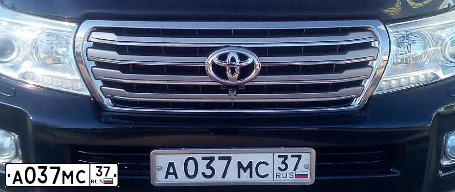 Фото автомобиля TOYOTA LANDCRUISER 200, 2013 — госномер А037МС37