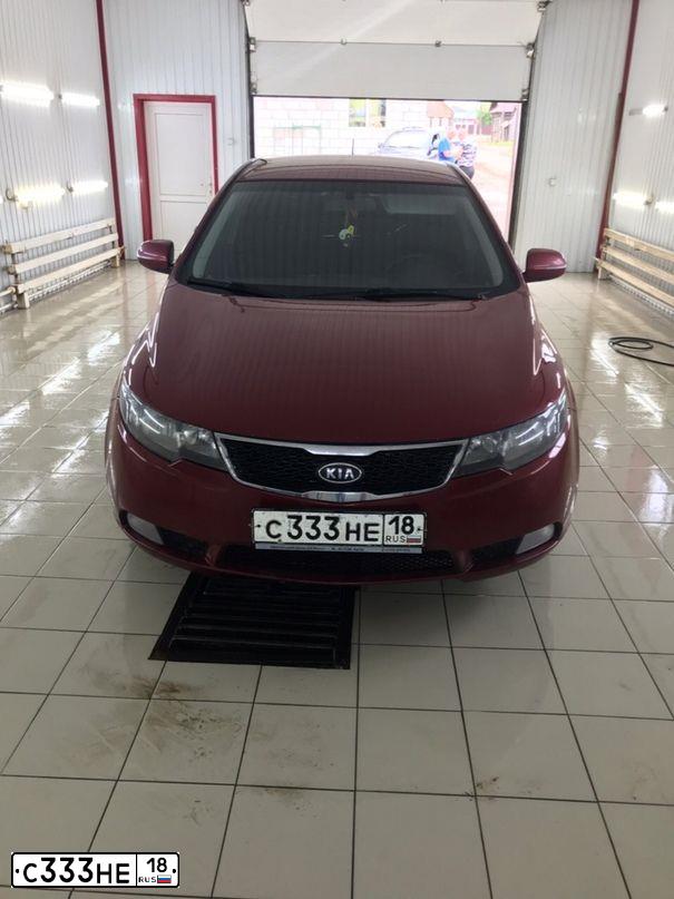 Фото автомобиля KIA CERATO, 2011 — госномер С333НЕ18. Цвет: Красный