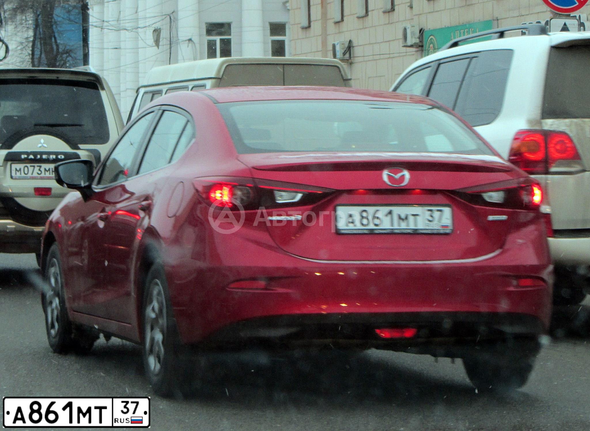 Фото автомобиля MAZDA 3, 2013 — госномер А861МТ37. Цвет: КРАСНЫЙ