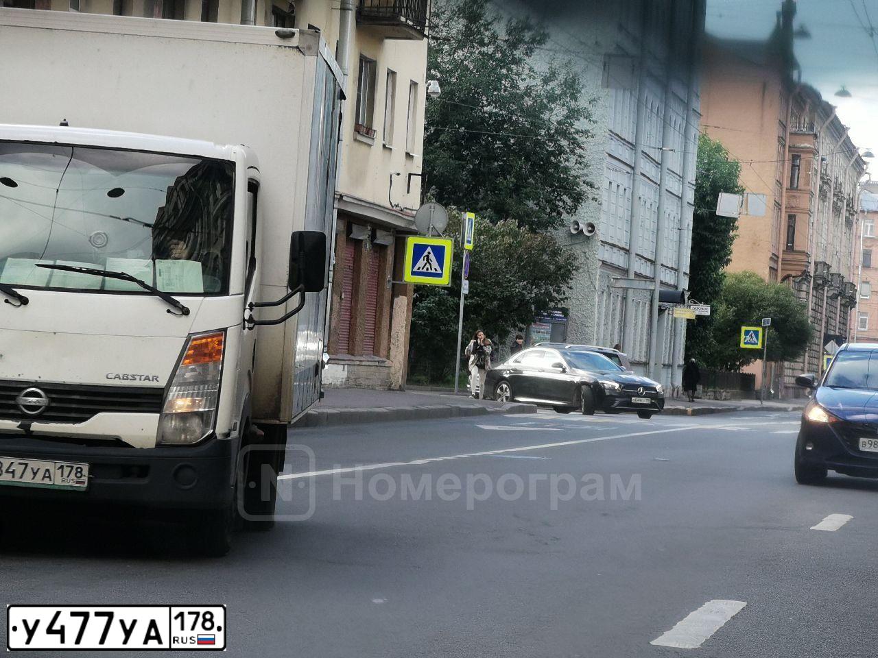 Фото автомобиля RAVON R2, 2016 — госномер У477УА178. Цвет: БЕЛО-ДЫМЧАТЫЙ