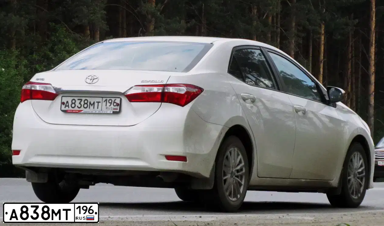 Фото автомобиля TOYOTA COROLLA, 2013 — госномер А838МТ196. Цвет: Белый