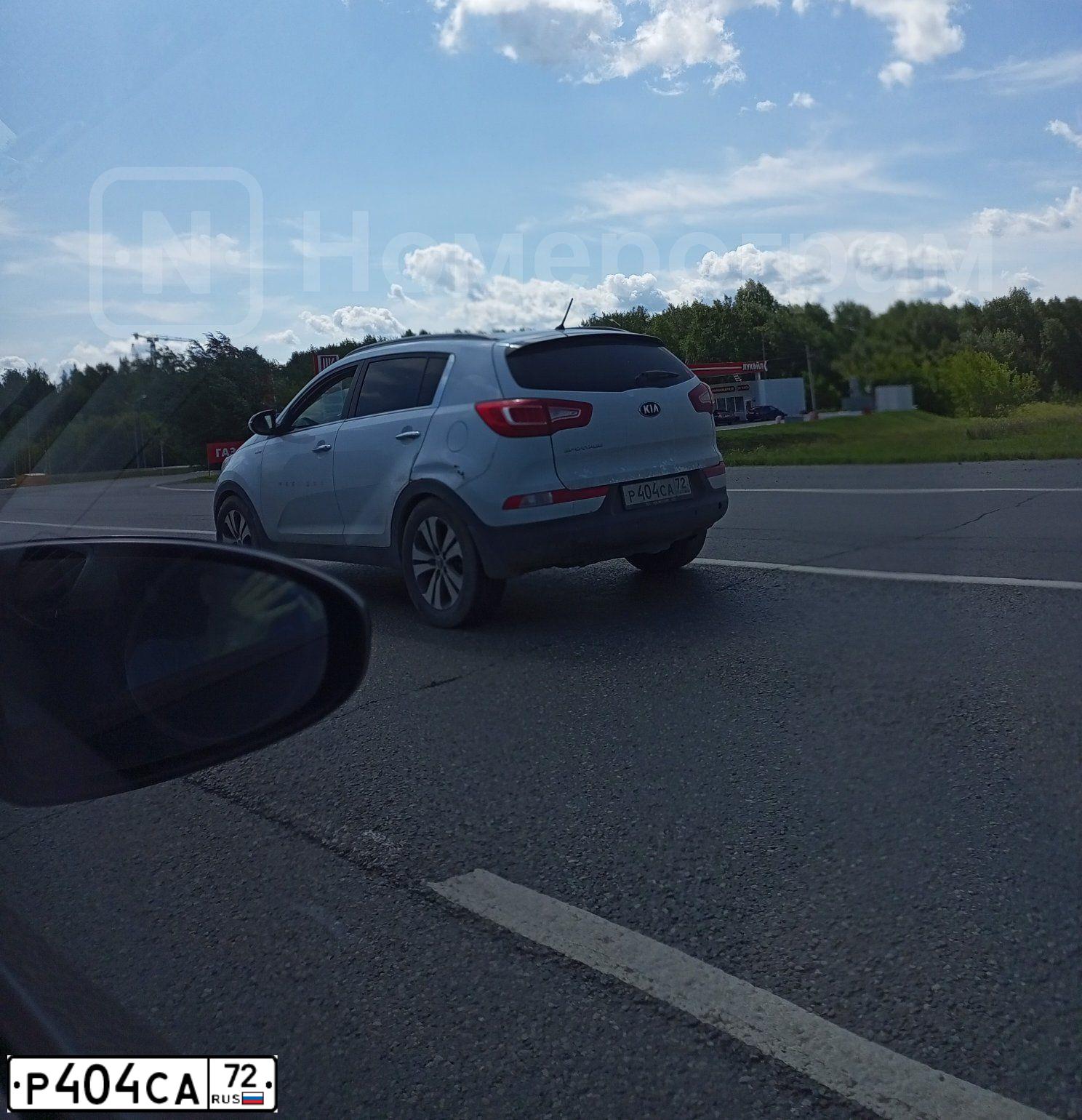 Фото автомобиля KIA SPORTAGE, 2013 — госномер Р404СА72. Цвет: БЕЛЫЙ