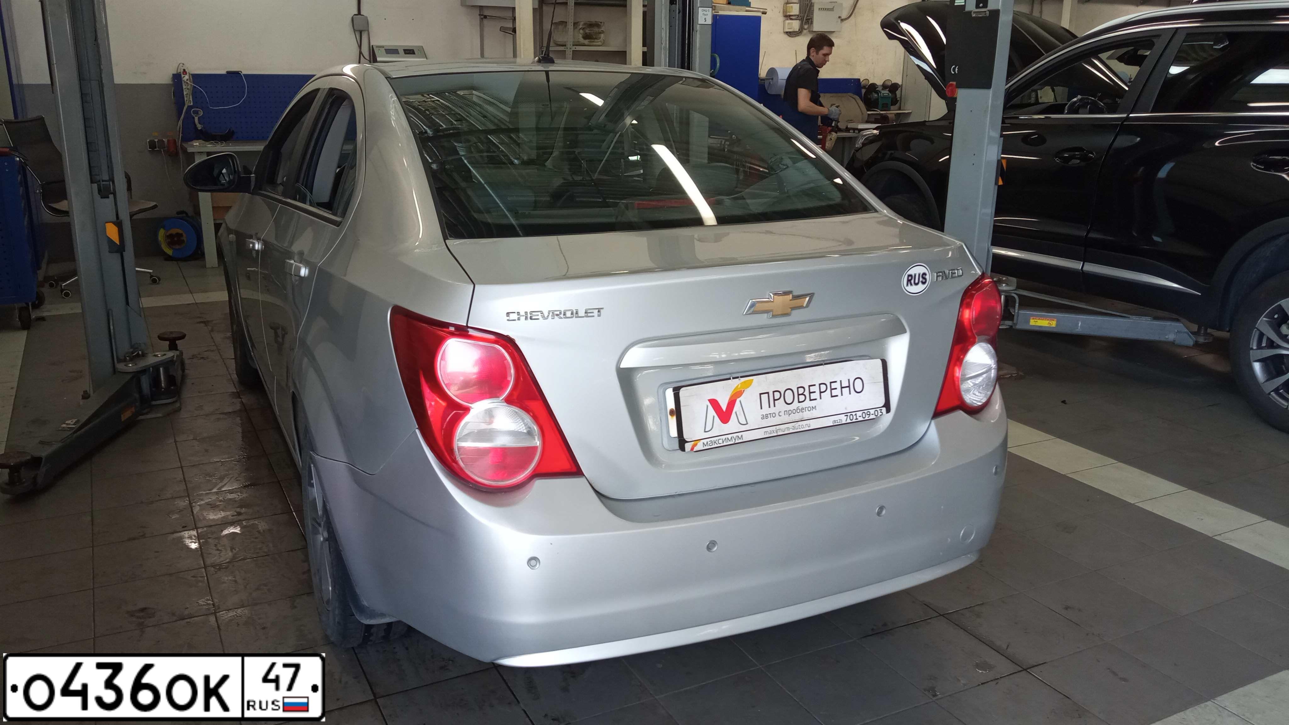 Фото автомобиля CHEVROLET AVEO, 2015 — госномер Т016СВ198. Цвет: СЕРЕБРИСТЫЙ МЕТАЛЛИК