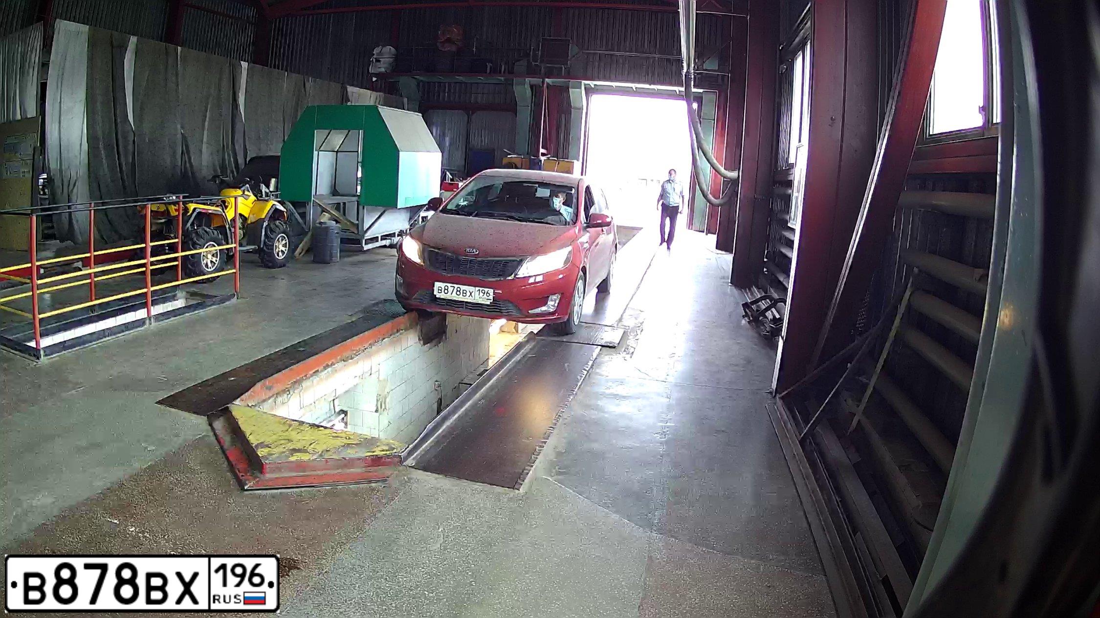 Фото автомобиля TOYOTA CAMRY, 2016 — госномер Р852МР159. Цвет: СЕРЫЙ МЕТАЛЛИК