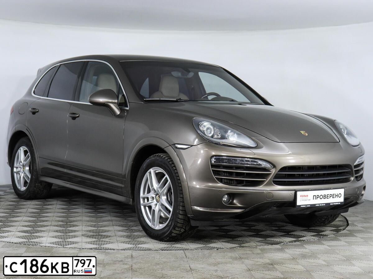 Фото автомобиля PORSCHE CAYENNE, 2012 — госномер С186КВ797. Цвет: Коричневый