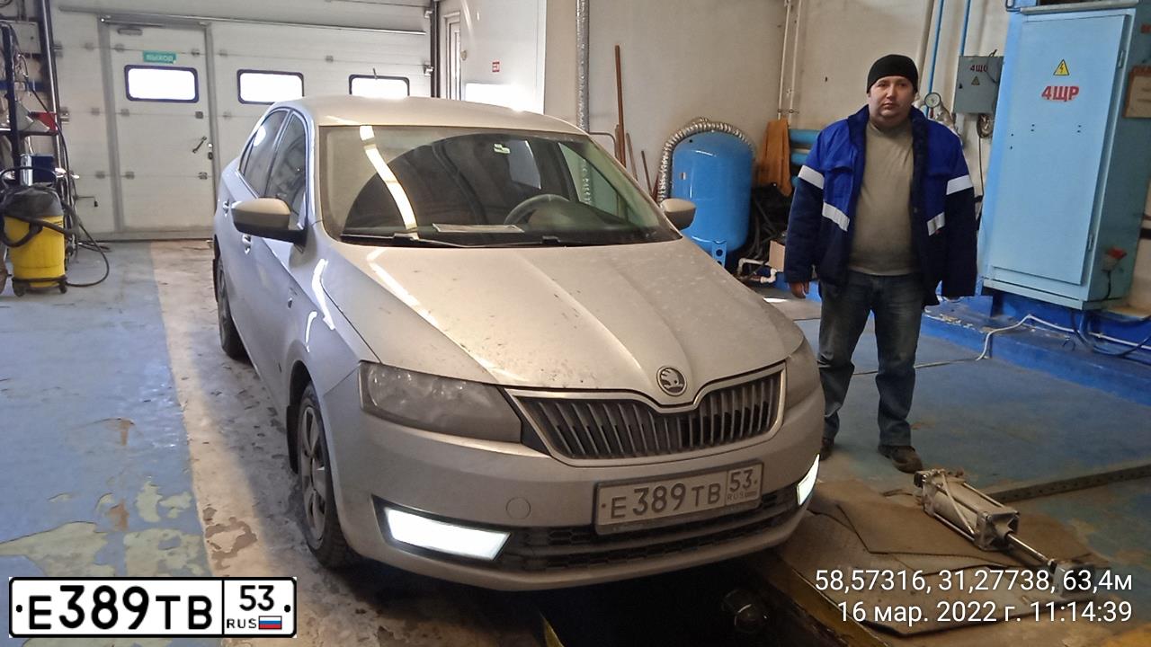 Фото автомобиля SKODA RAPID, 2016 — госномер О864АК47. Цвет: СЕРЕБРИСТЫЙ
