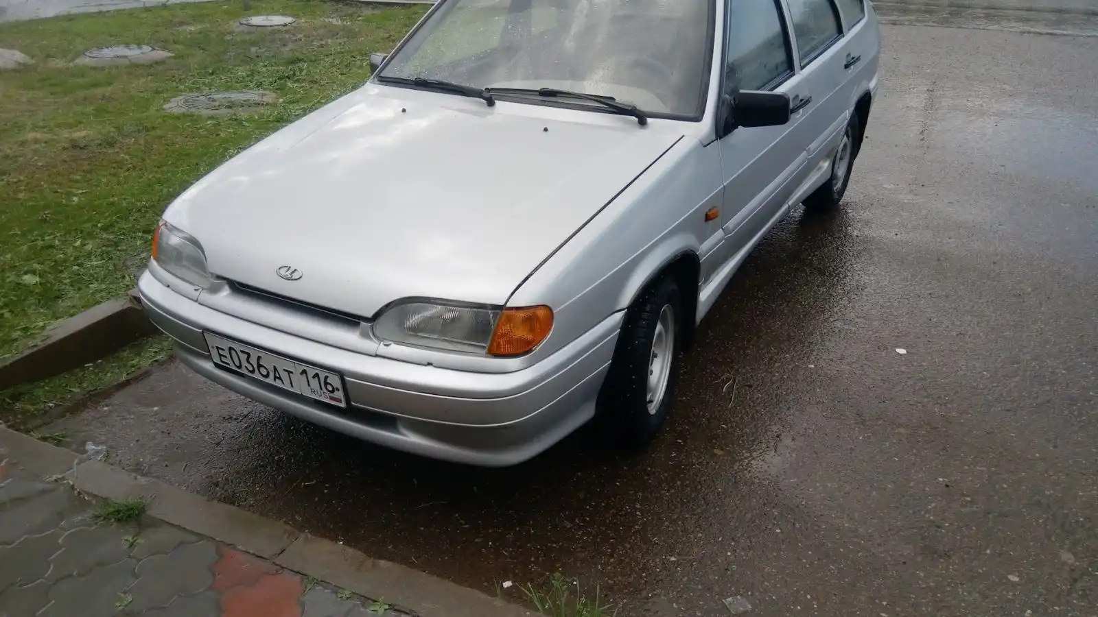 Фото автомобиля LADA 2114 SAMARA, 2007 — госномер Е036АТ116. Цвет: СВЕТЛО-СЕРЕБРИСТЫЙ МЕТАЛЛ