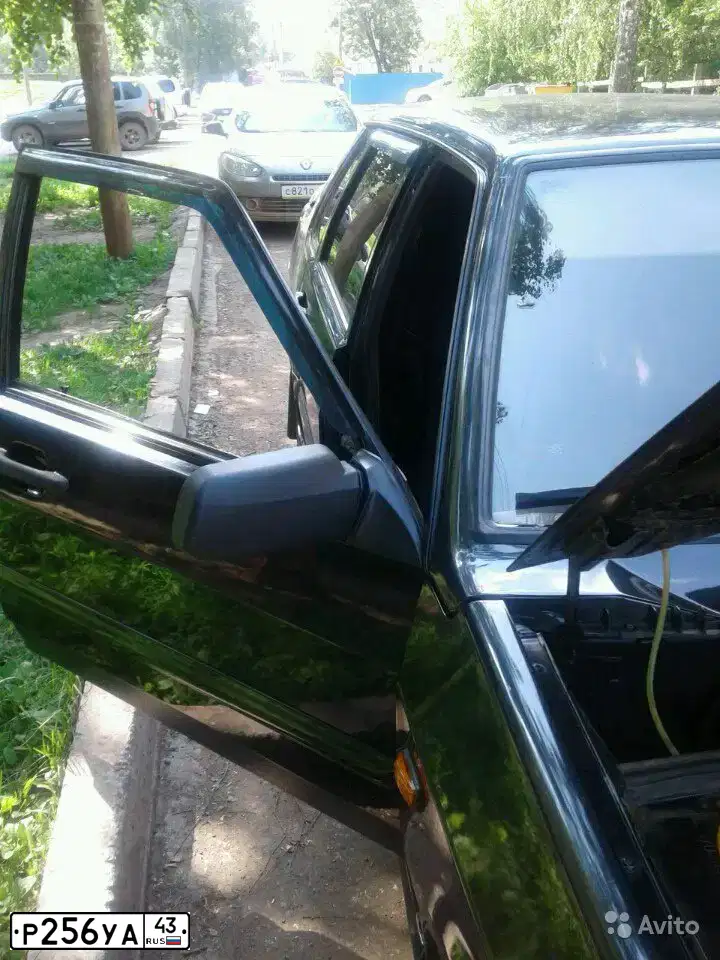 Фото автомобиля LADA 2115, 2009 — госномер Р582КУ18. Цвет: ГРАФИТОВЫЙ МЕТАЛЛИК