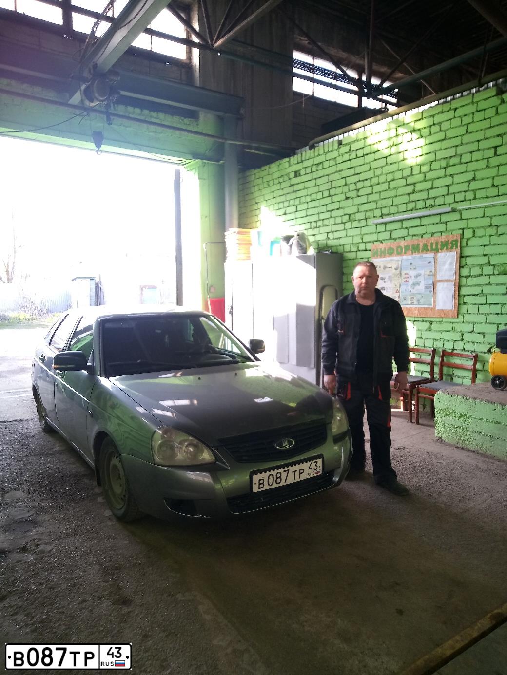 Фото автомобиля LADA 2172 PRIORA, 2008 — госномер К592СК116. Цвет: СРЕДНИЙ СЕРО-ЗЕЛЕНЫЙ МЕТ.