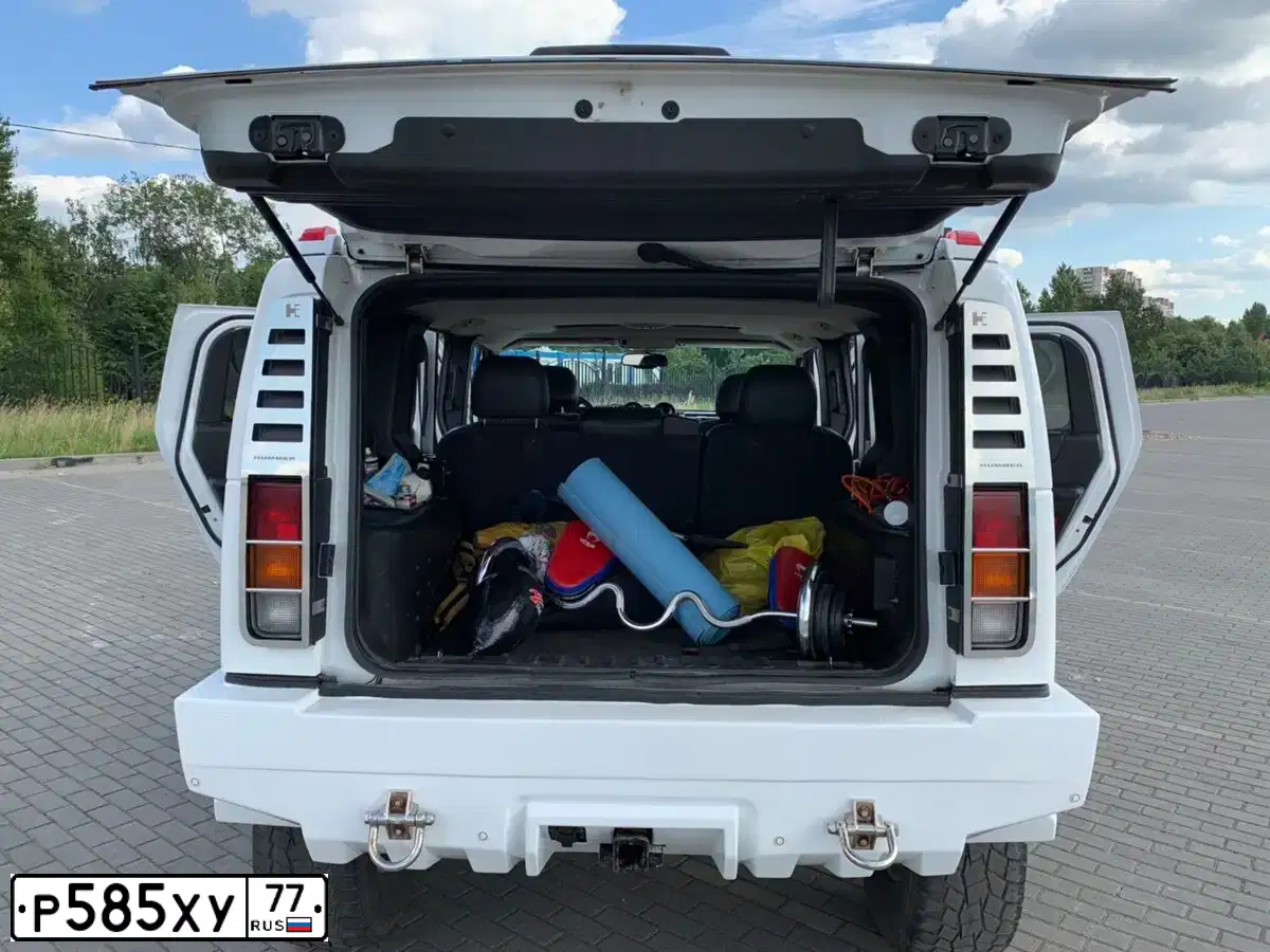Фото автомобиля HUMMER R H2, 2006 — госномер Н001РВ56. Цвет: БЕЛЫЙ