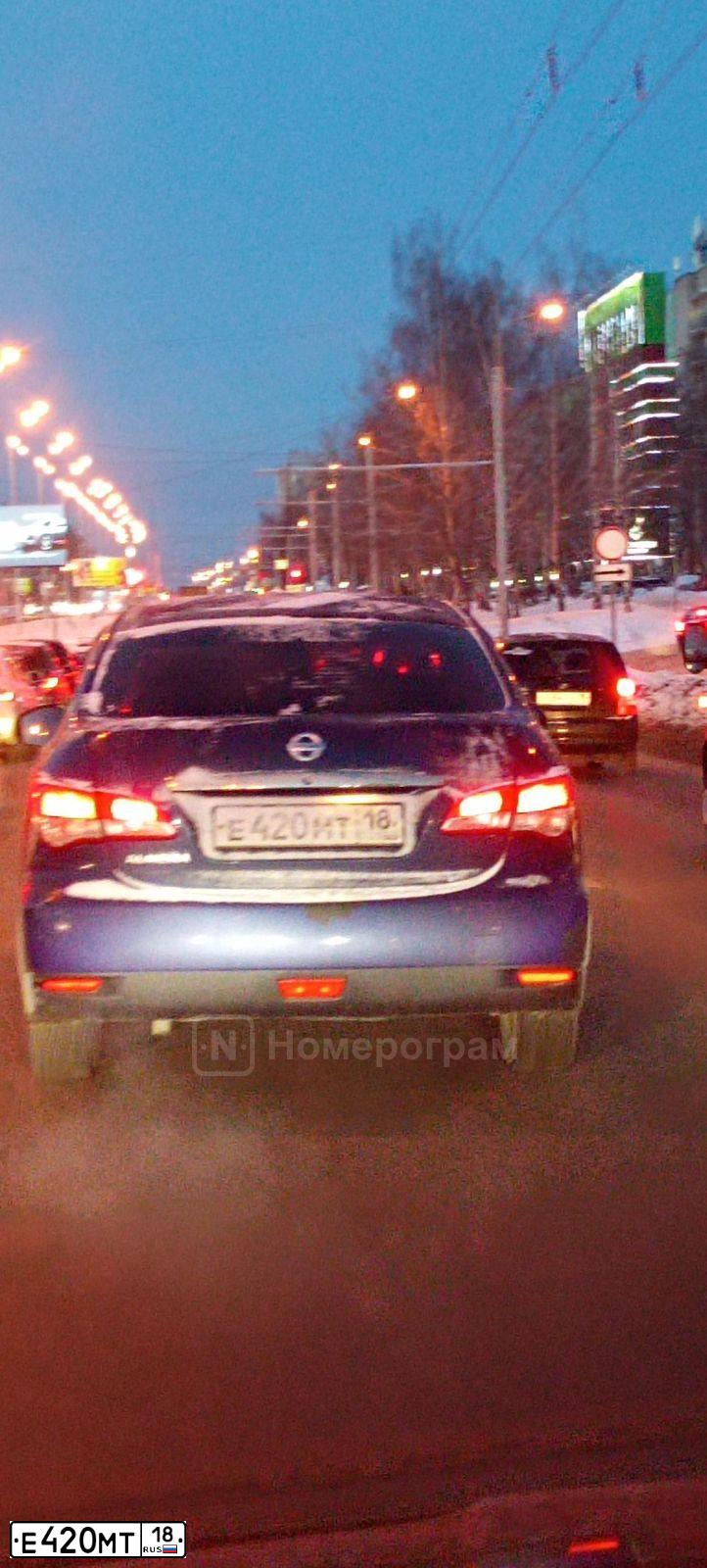 Фото автомобиля NISSAN ALMERA /AVTOVAZ/, 2014 — госномер Е420МТ18. Цвет: синий