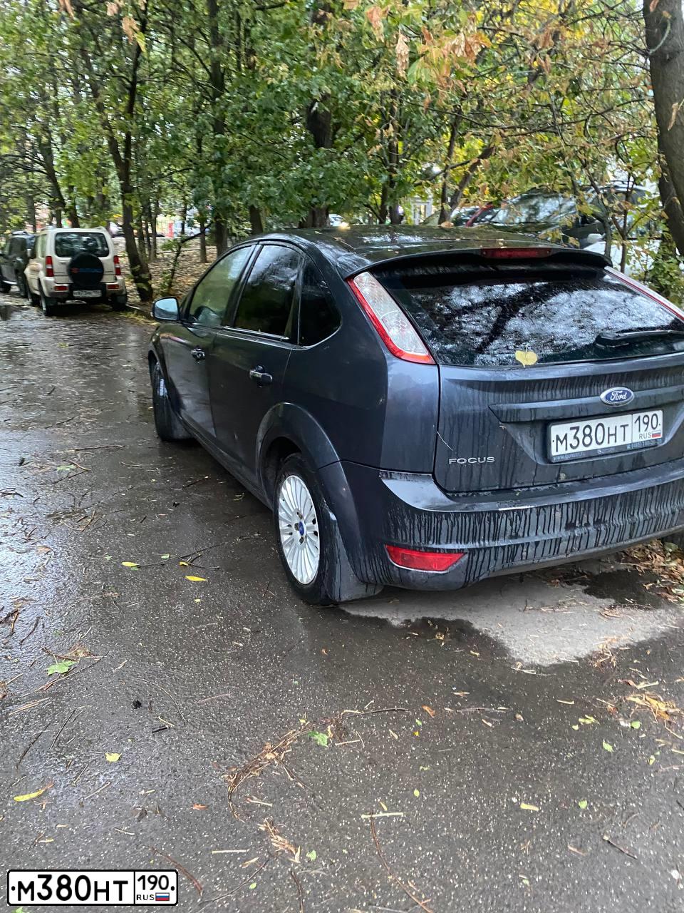 Фото автомобиля FORD FOCUS, 2011 — госномер М380НТ190. Цвет: СЕРЫЙ ТЕМНЫЙ