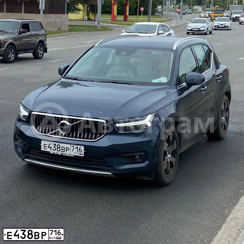 Фото автомобиля VOLVO XC40, 2019 — госномер Е438ВР716. Цвет: ТЕМНО-ГОЛУБОЙ