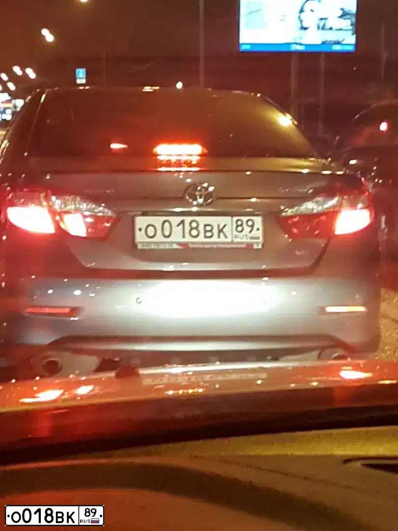 Фото автомобиля TOYOTA CAMRY, 2012 — госномер Х325ВМ790. Цвет: СЕРЫЙ МЕТАЛЛИК