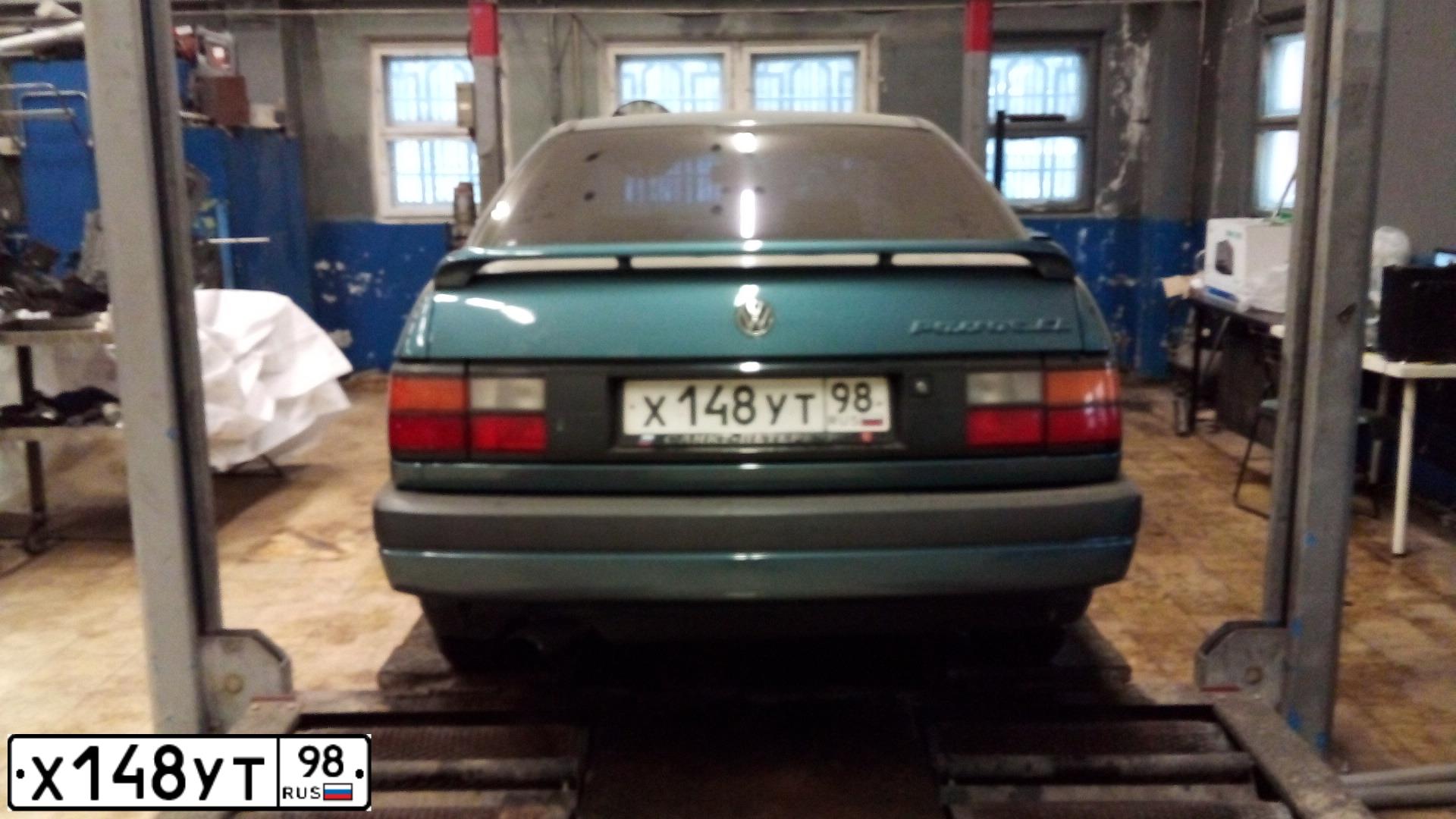 Фото автомобиля VOLKSWAGEN PASSAT, 1990 — госномер Е815РР30