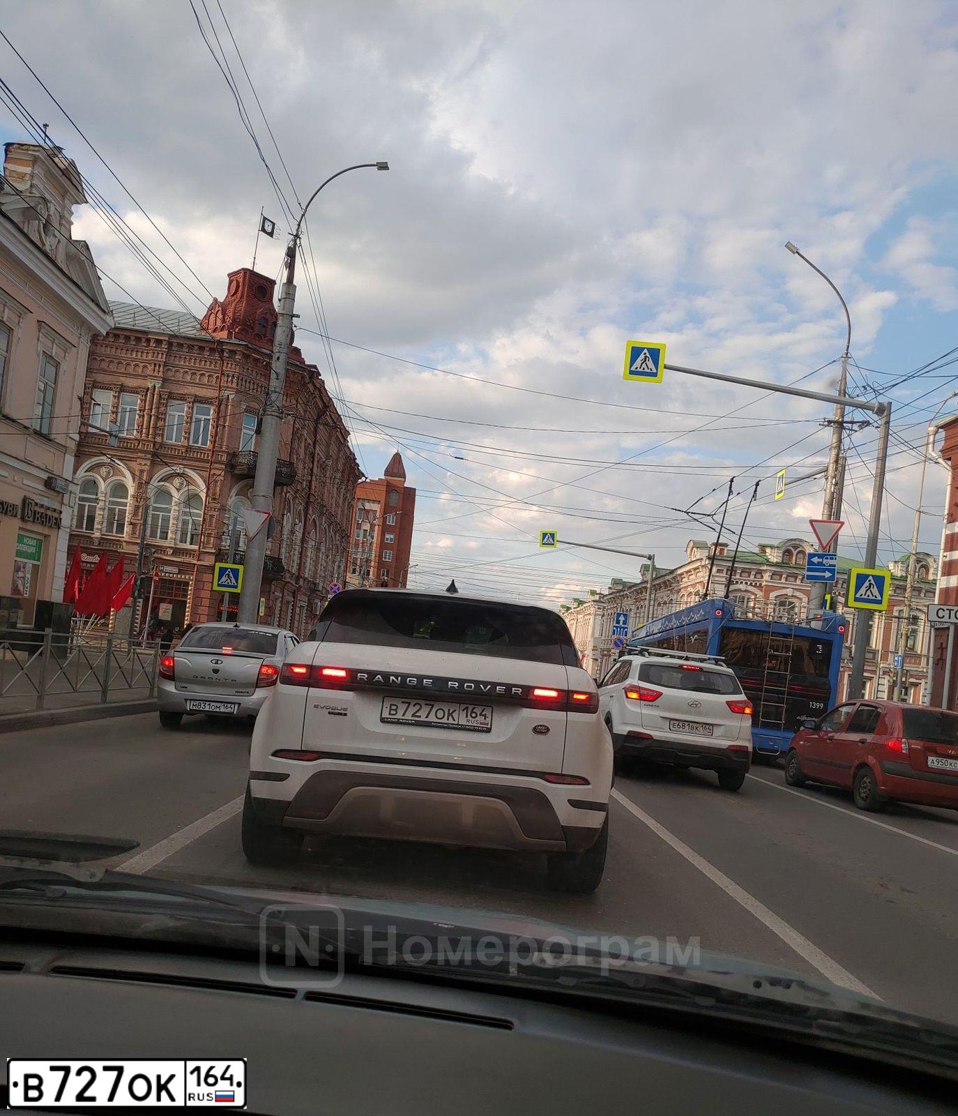 Фото автомобиля LANDROVER RANGE ROVER EVOQUE, 2020 — госномер В727ОК164. Цвет: Белый