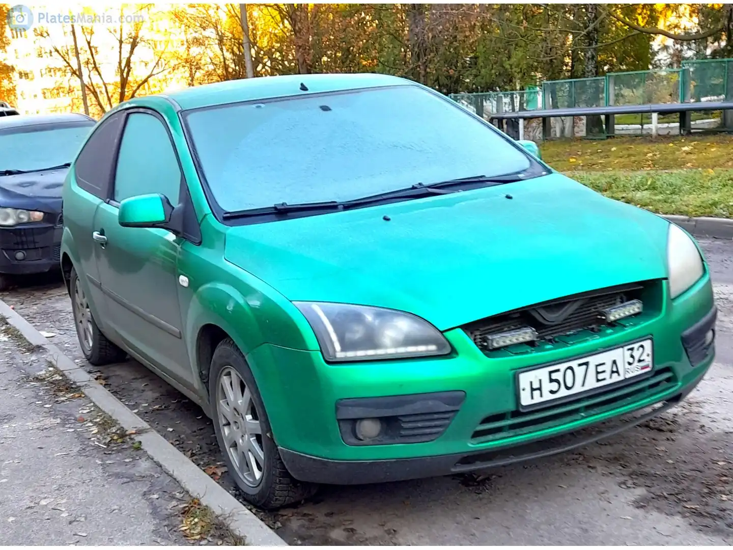 Фото автомобиля FORD FOCUS, 2007 — госномер Е181ХМ32. Цвет: ЗЕЛЕНЫЙ
