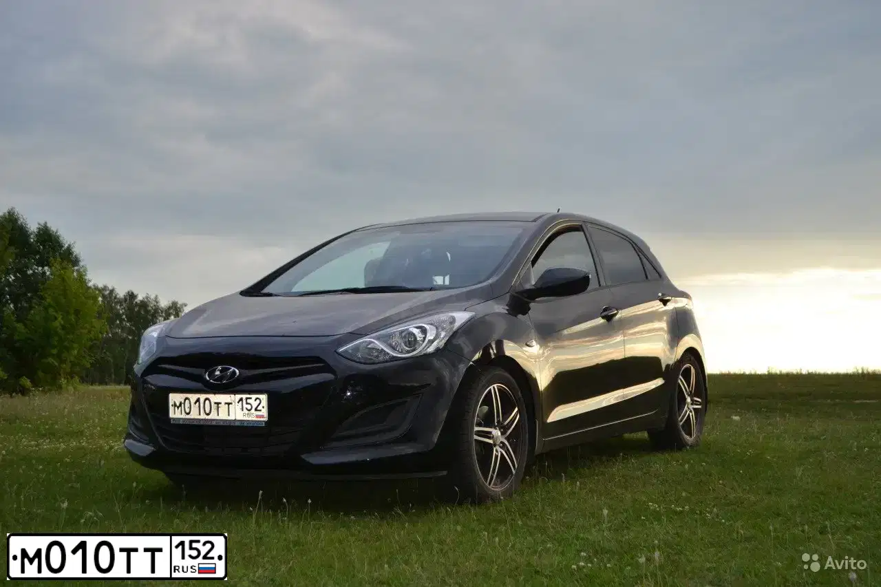 Фото автомобиля HYUNDAI I30, 2013 — госномер Р673КУ152. Цвет: ЧЕРНЫЙ
