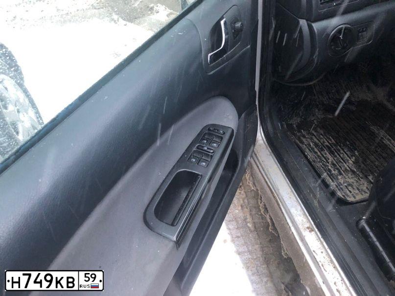 Фото автомобиля SKODA OCTAVIA, 2003 — госномер С326ТХ43. Цвет: СВЕТЛО СЕРЫЙ