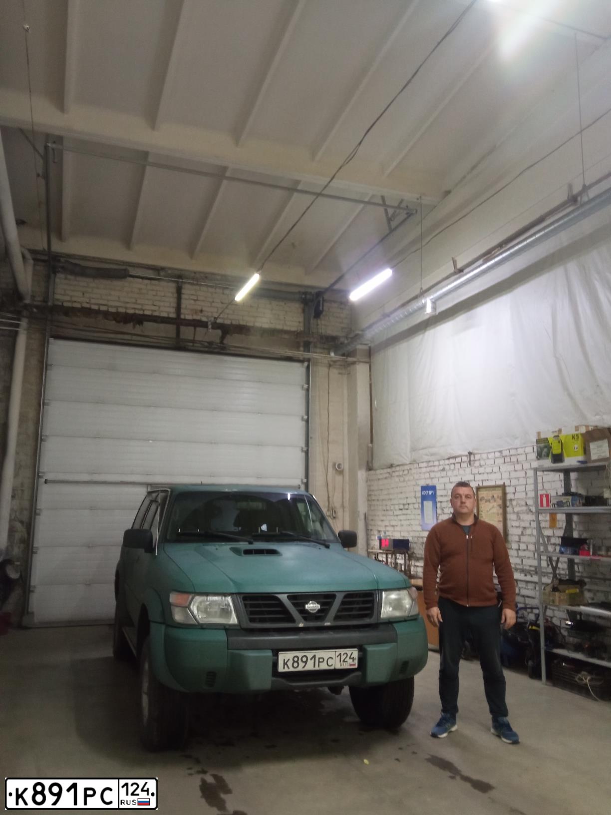 Фото автомобиля NISSAN PATROL, 2000 — госномер К500КС54. Цвет: ЗЕЛЕНЫЙ