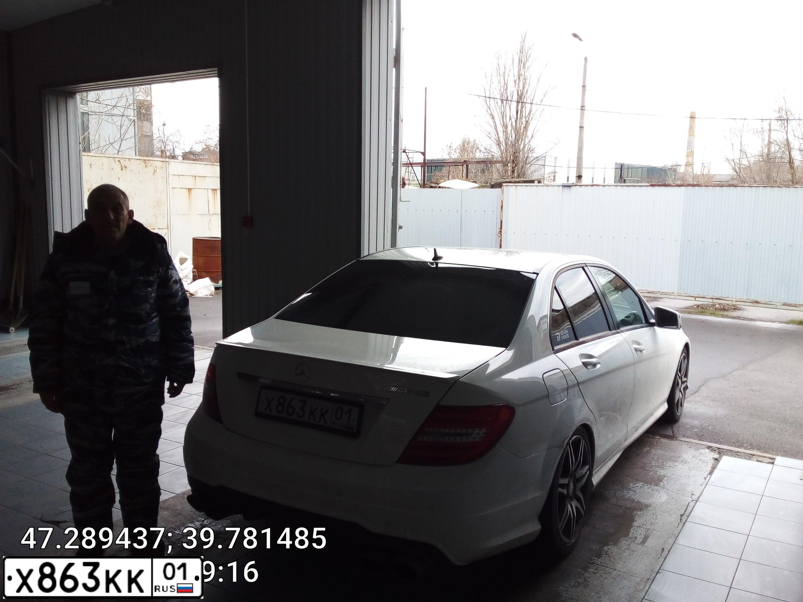 Фото автомобиля MERCEDES-BENZ C180, 2012 — госномер О523НТ761. Цвет: Белый