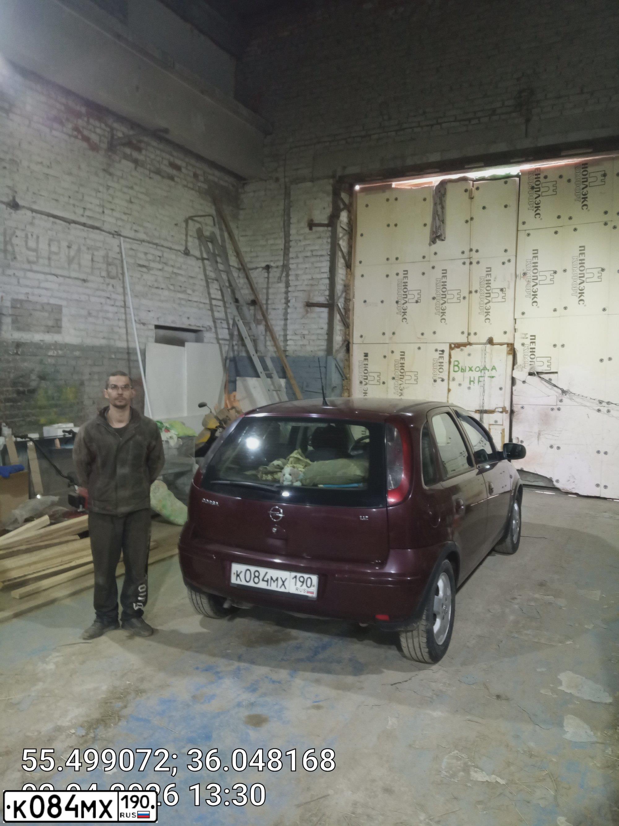 Фото автомобиля OPEL CORSA, 2004 — госномер А246АХ250. Цвет: КРАСНЫЙ ТЕМНЫЙ