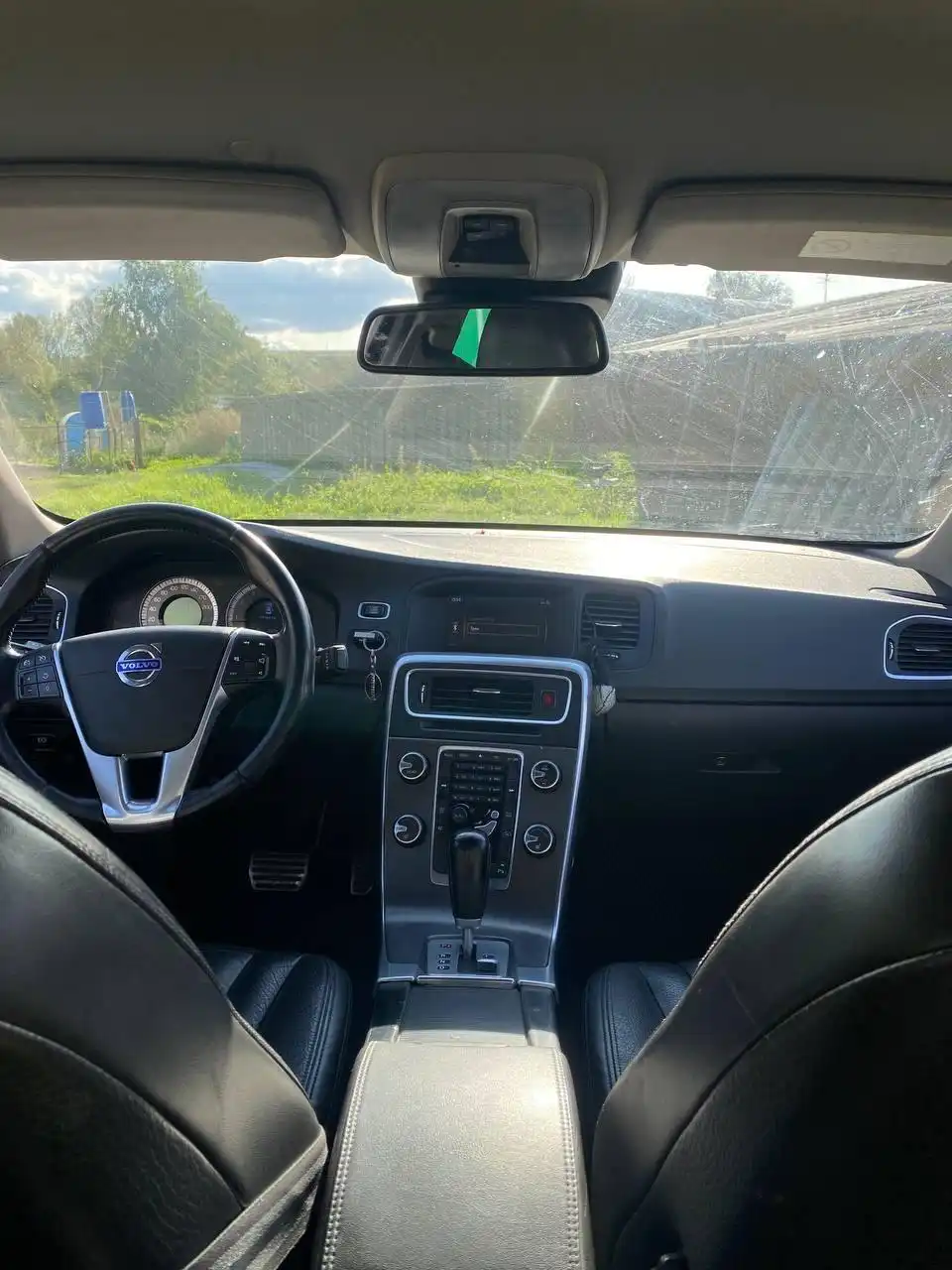 Фото автомобиля VOLVO S60, 2010 — госномер С931ОК152. Цвет: ЗОЛОТИСТЫЙ