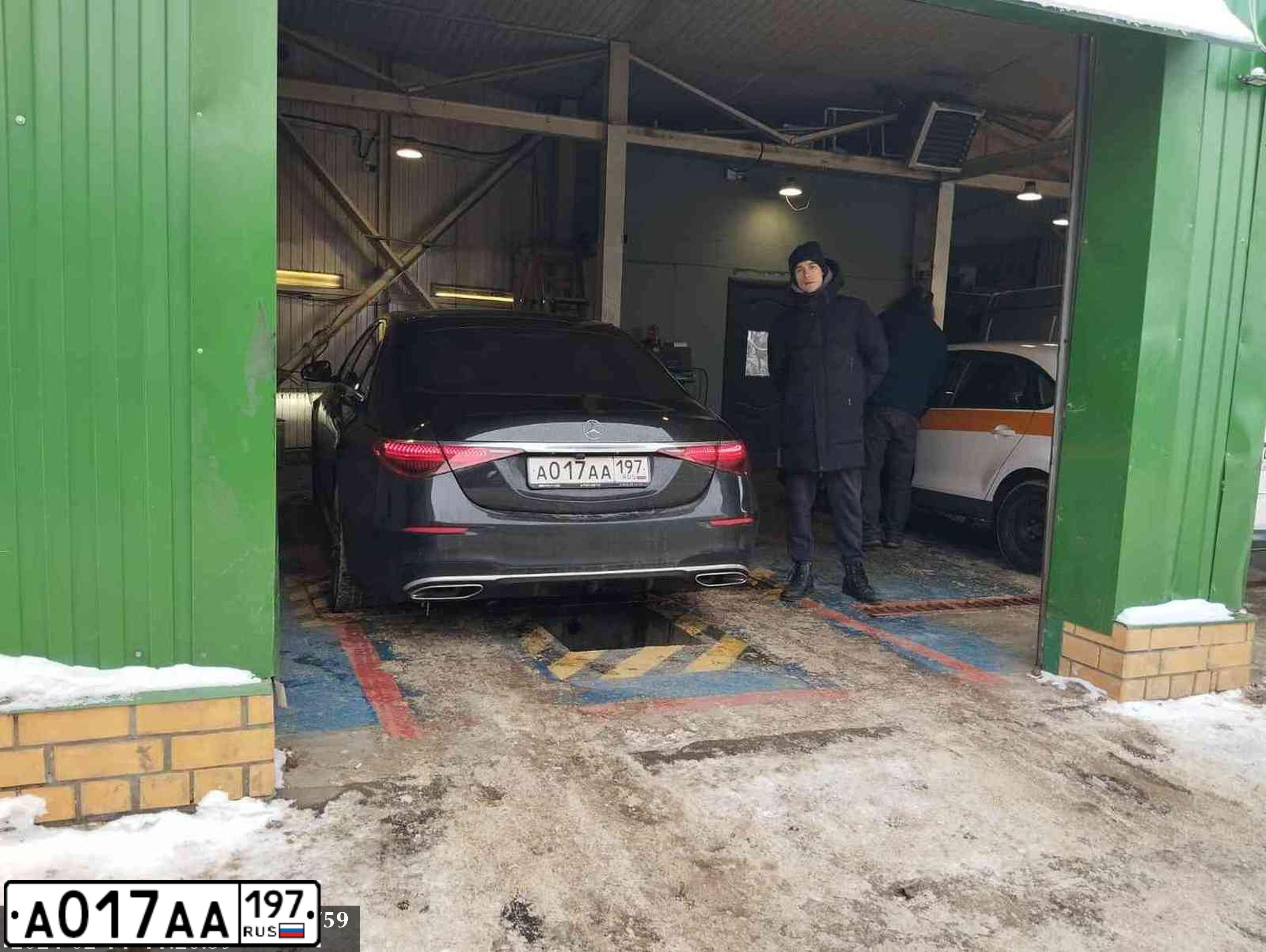 Фото автомобиля MERCEDES CLS-KLASSE, 2012 — госномер Р063ВУ40. Цвет: СЕРЫЙ