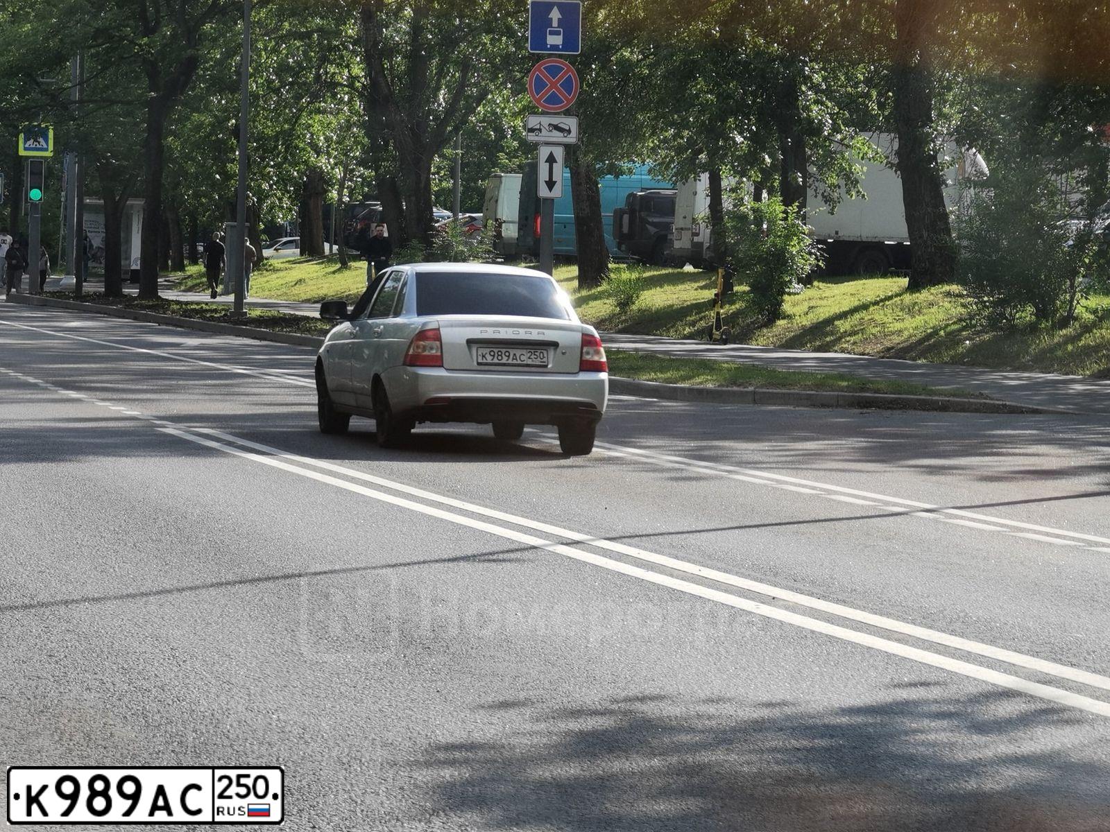 Фото автомобиля LADA 2170 PRIORA, 2013 — госномер К989АС250. Цвет: СВЕТЛО-СЕРЕБРИСТЫЙ МЕТАЛЛ