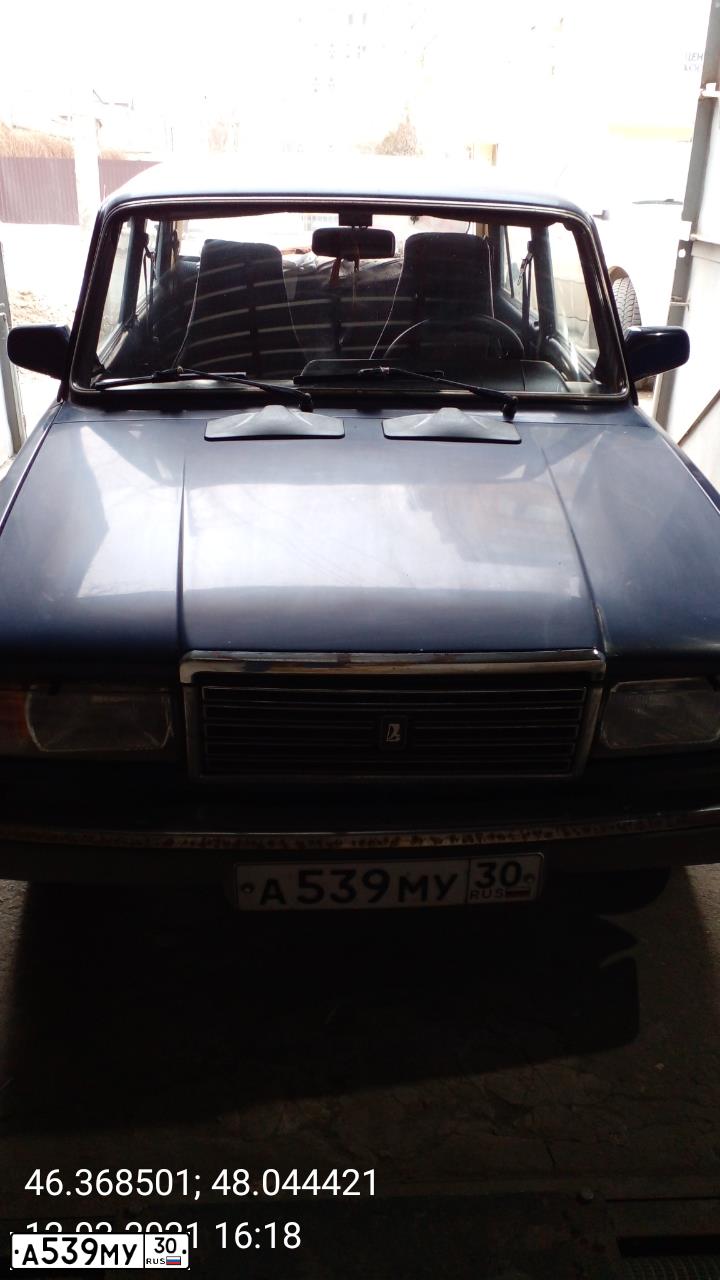 Фото автомобиля LADA 2107 LADA, 1999 — госномер А539МУ30. Цвет: СИНИЙ