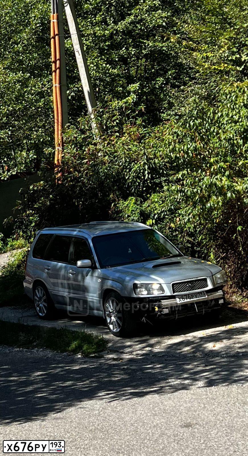 Фото автомобиля MITSUBISHI SPACE STAR, 2004 — госномер Х676РУ193. Цвет: СЕРЫЙ