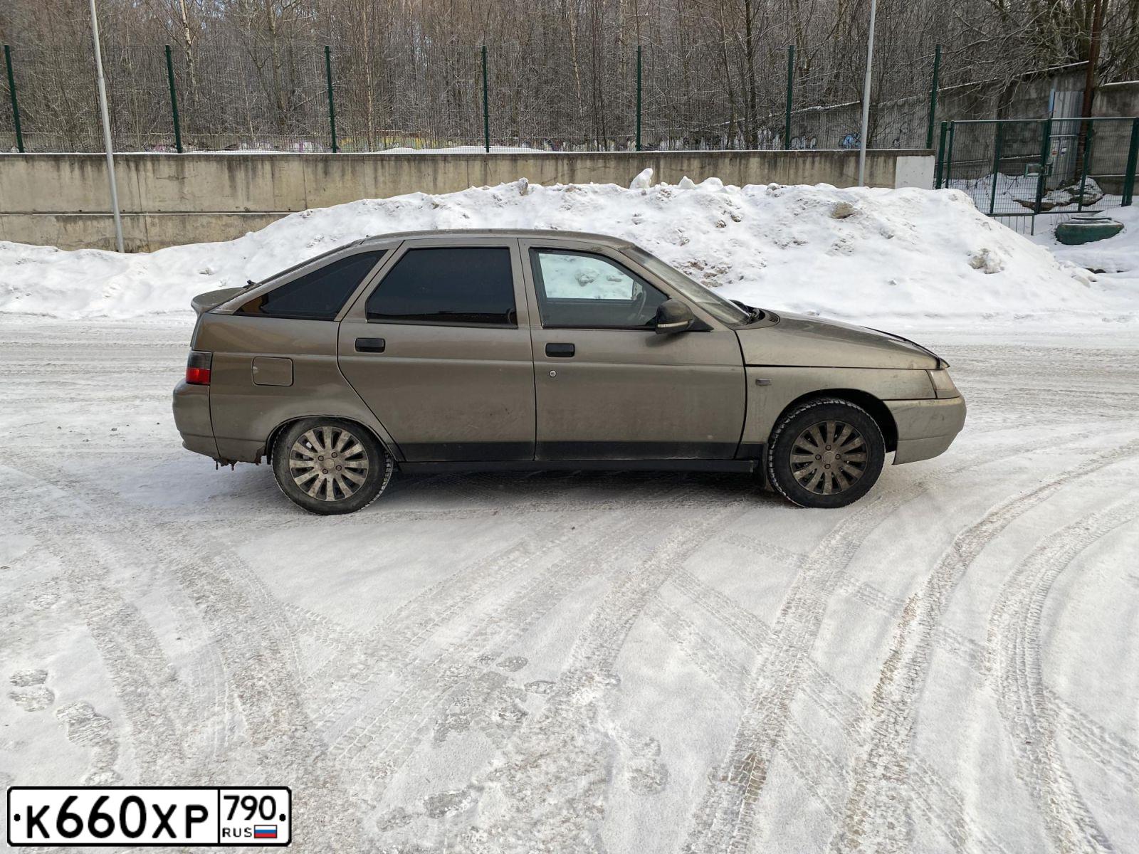 Фото автомобиля LADA 2112, 2002 — госномер Р860ВУ159. Цвет: СЕРЕБРИСТО-СЕРЫЙ