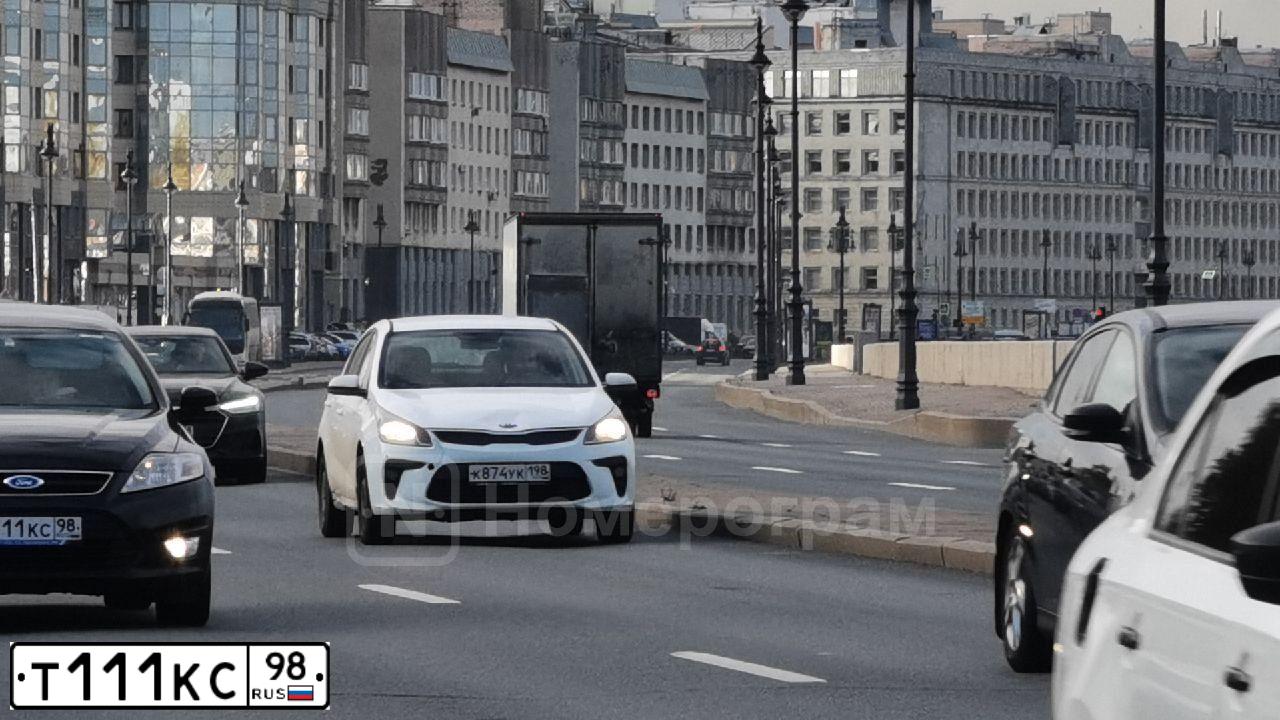 Фото автомобиля MERCEDES BENZ C230 KOMPRESSOR, 2004 — госномер В258КН06. Цвет: Белый
