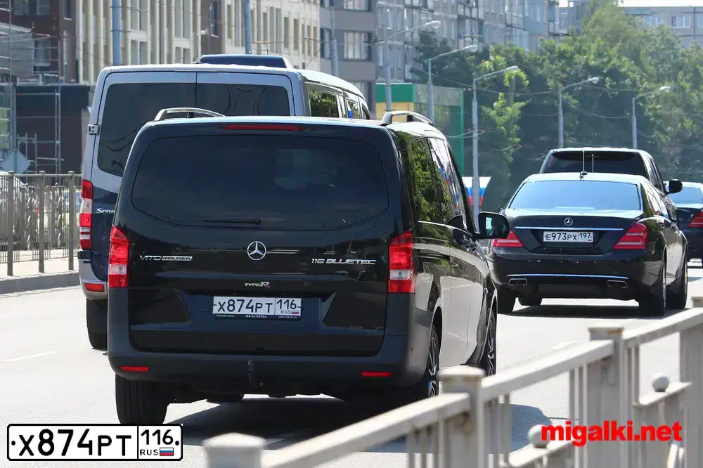 Фото автомобиля MERCEDES V-KLASSE, 2016 — госномер Х874РТ116. Цвет: ЧЕРНЫЙ