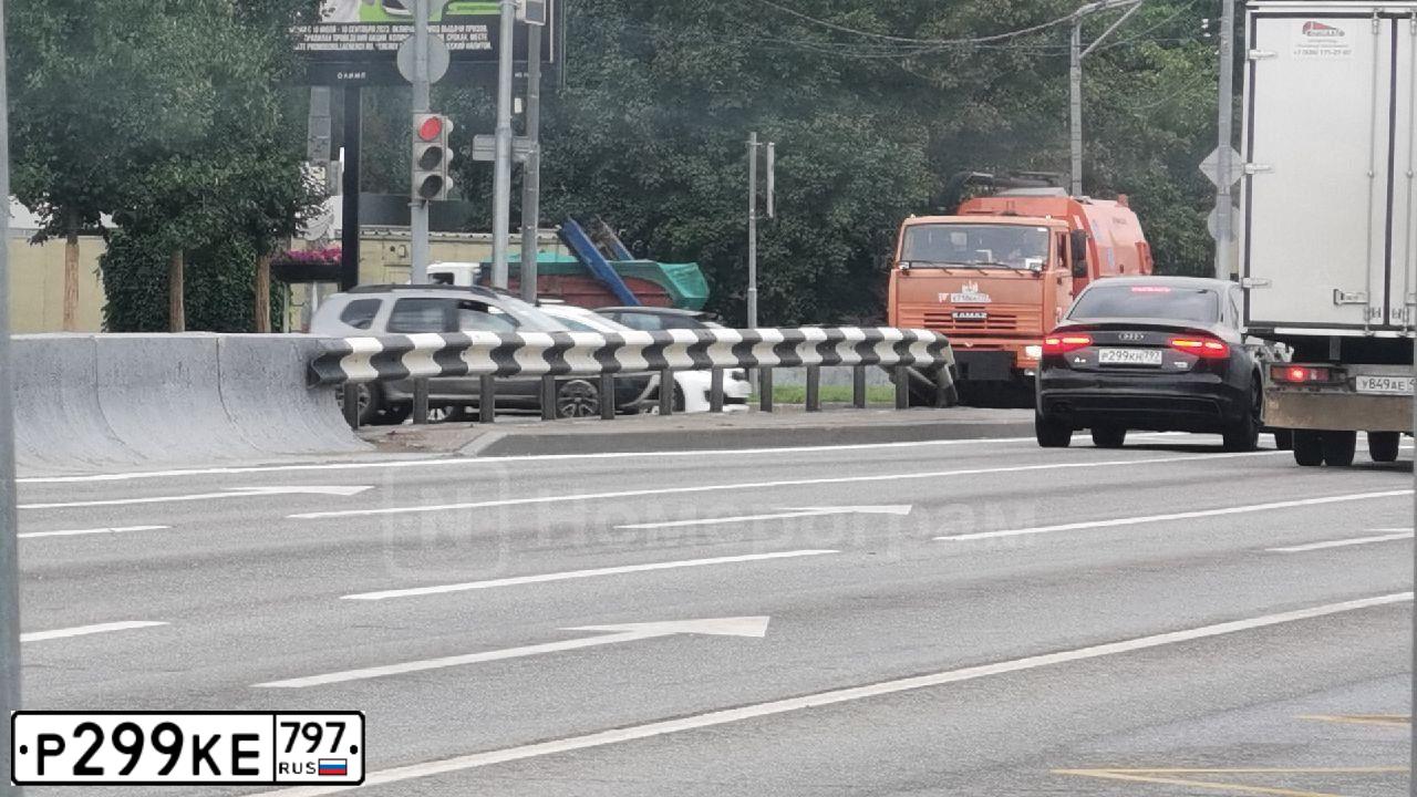Фото автомобиля BMW 520I, 2016 — госномер О915ТТ797. Цвет: синий