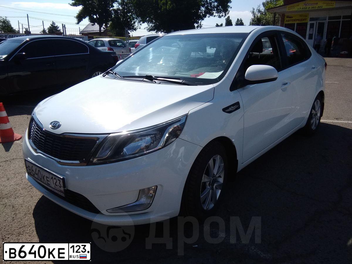 Фото автомобиля KIA RIO, 2012 — госномер В640КЕ123. Цвет: БЕЛЫЙ