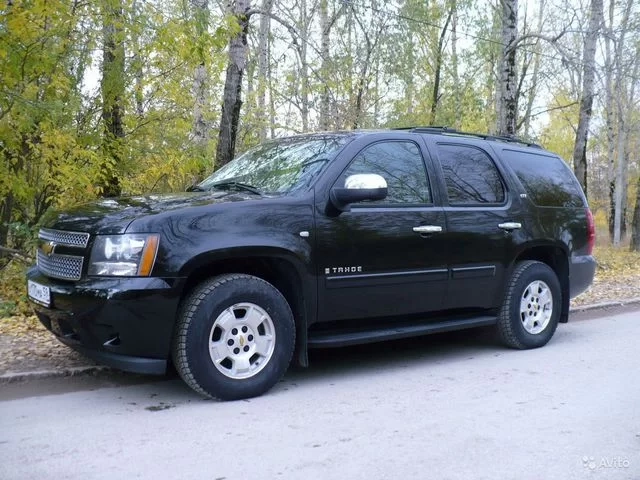 Фото автомобиля CHEVROLET TAHOE, 2008 — госномер Х217УС154. Цвет: ЧЕРНЫЙ