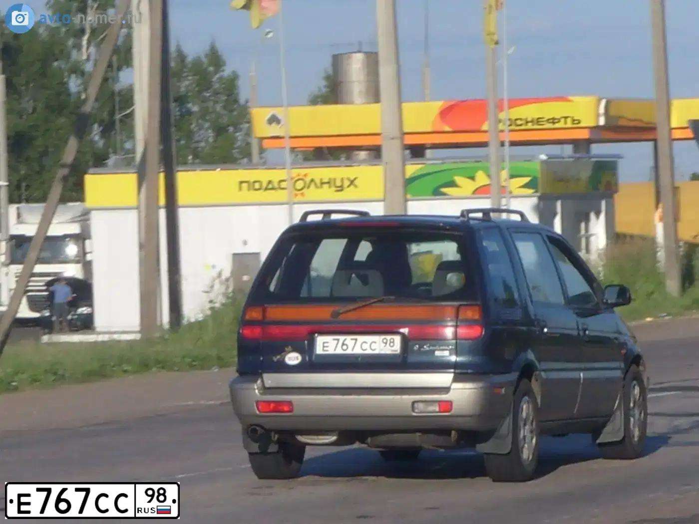 Фото автомобиля HYUNDAI SANTAMO, 1999 — госномер В335АР92. Цвет: Темно-синий
