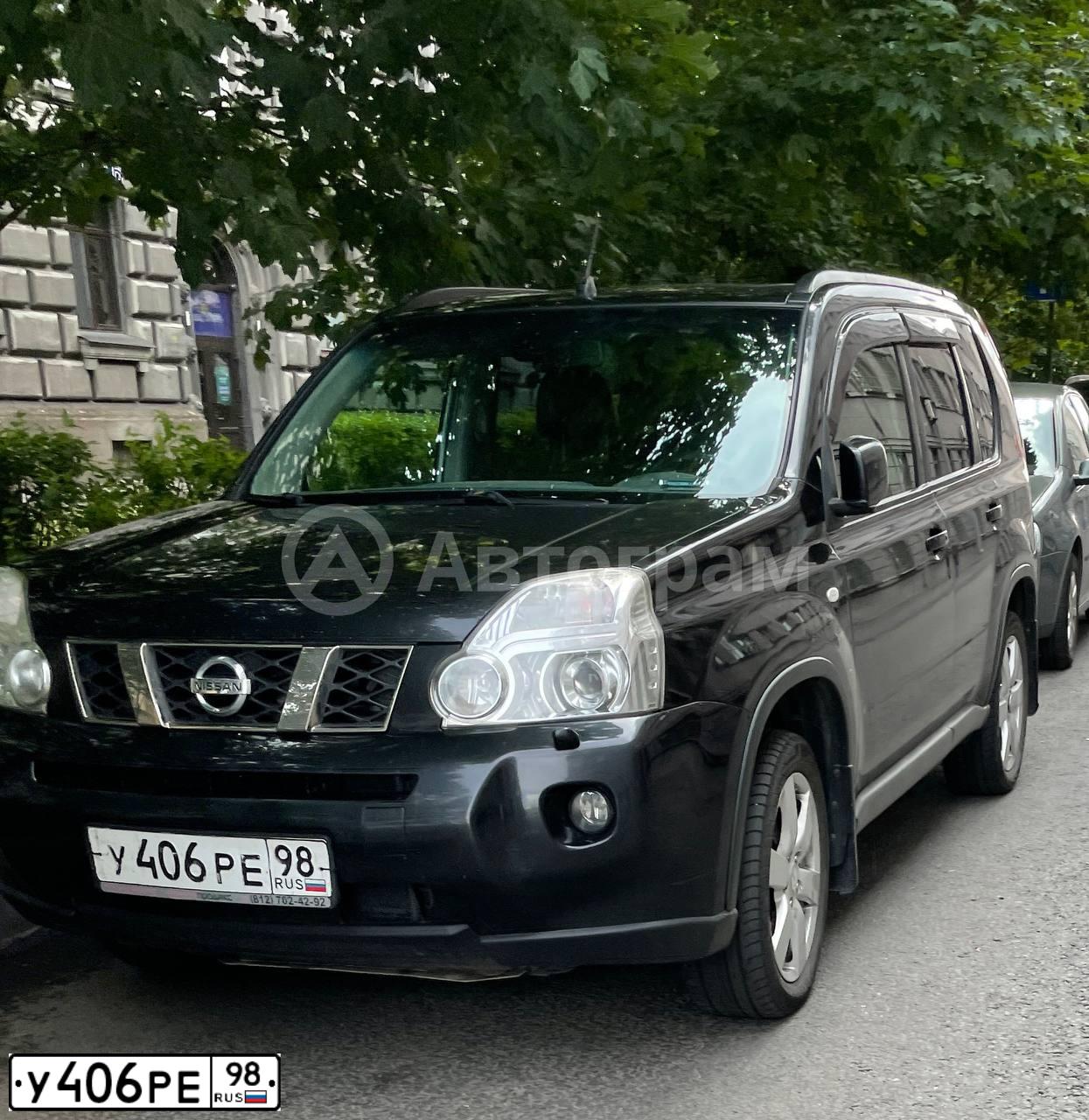 Фото автомобиля NISSAN X-TRAIL, 2008 — госномер У406РЕ98. Цвет: ЧЕРНЫЙ