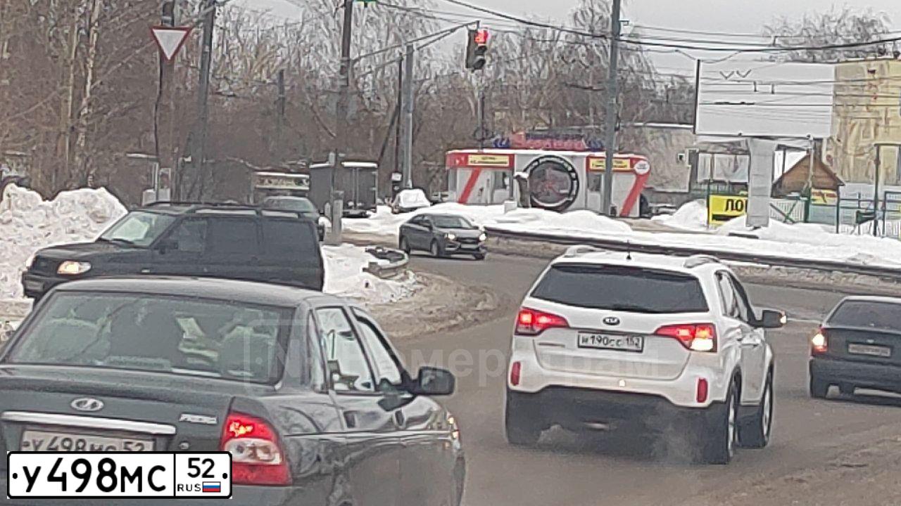 Фото автомобиля LADA 2170 PRIORA, 2008 — госномер У498МС52. Цвет: СИНЕ-ЗЕЛЕНЫЙ