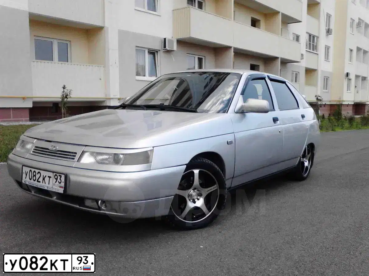 Фото автомобиля LADA 2112, 2007 — госномер У082КТ93. Цвет: СВЕТЛО-СЕРЕБ МЕТАЛЛ