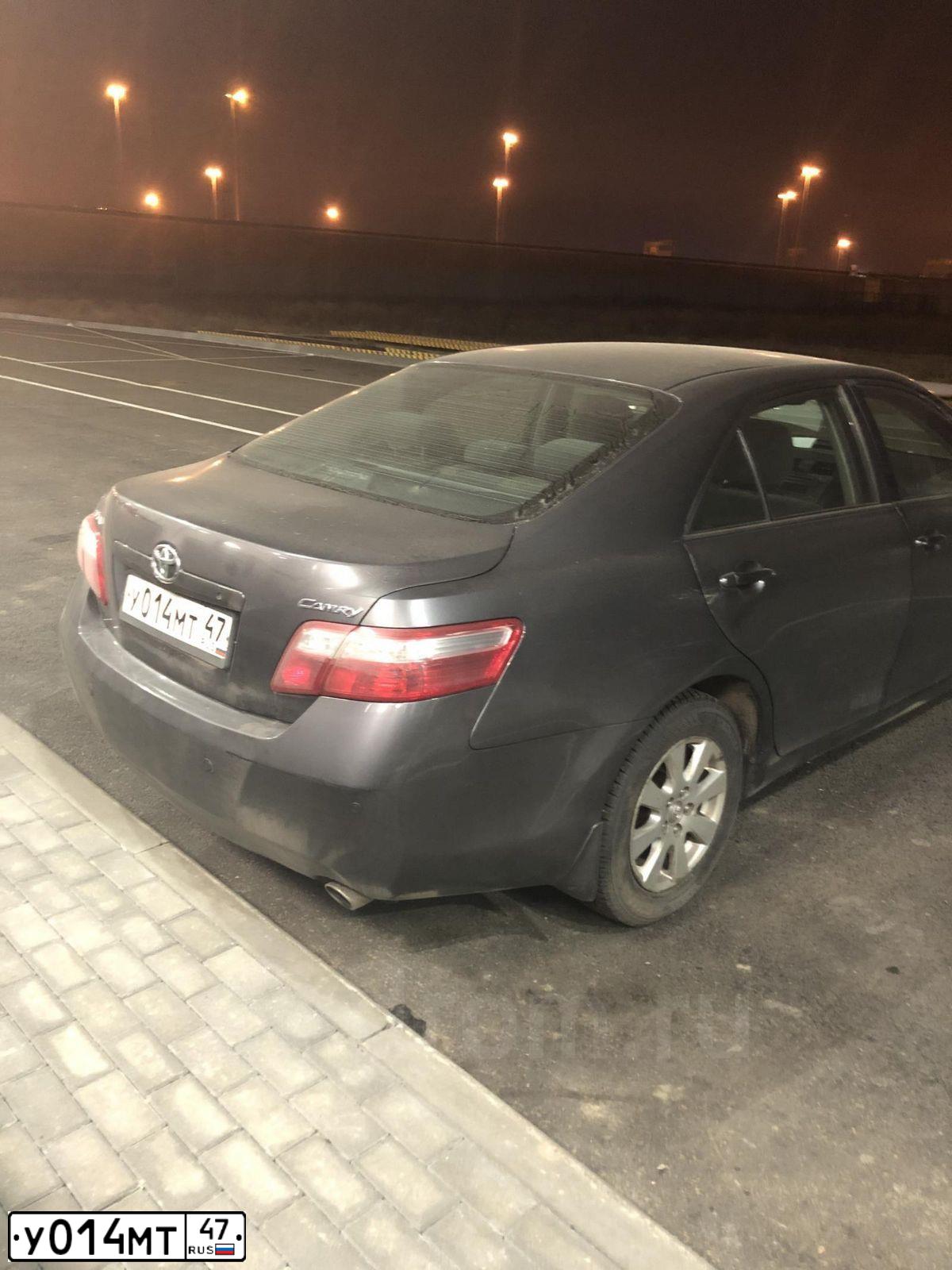 Фото автомобиля TOYOTA CAMRY, 2008 — госномер У014МТ47. Цвет: СЕРЫЙ