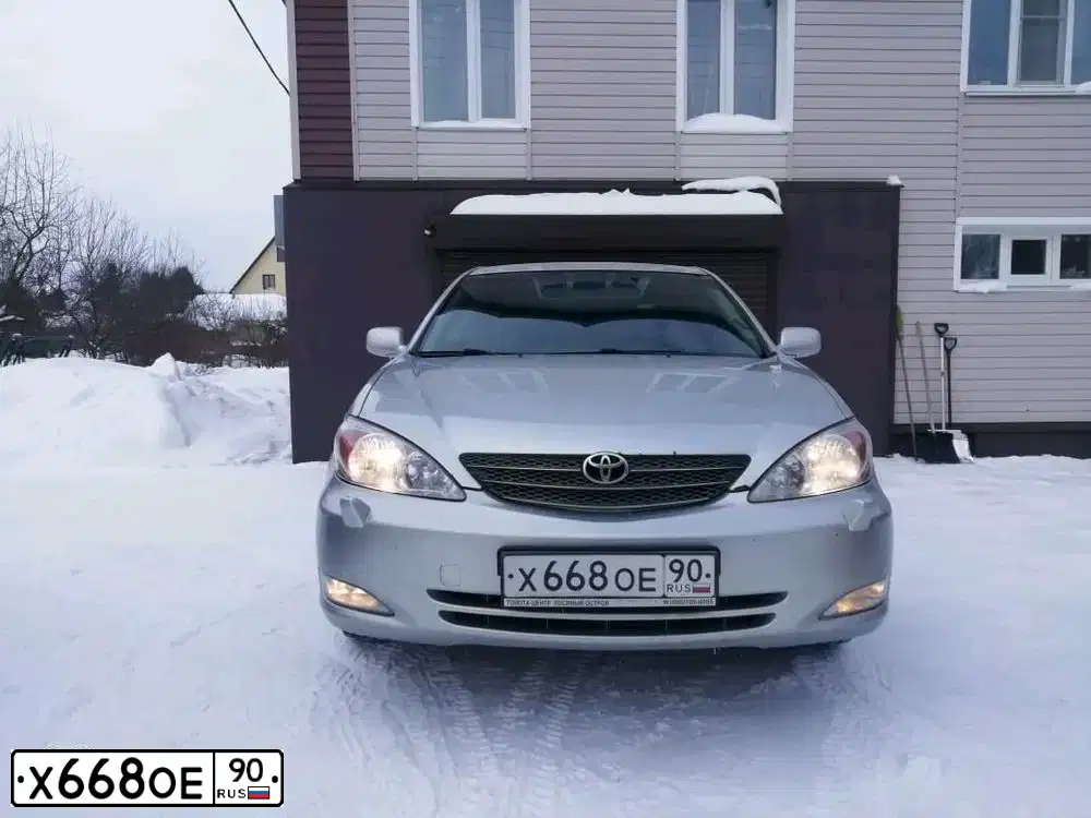 Фото автомобиля TOYOTA CAMRY, 2003 — госномер М637КУ67. Цвет: СЕРЫЙ