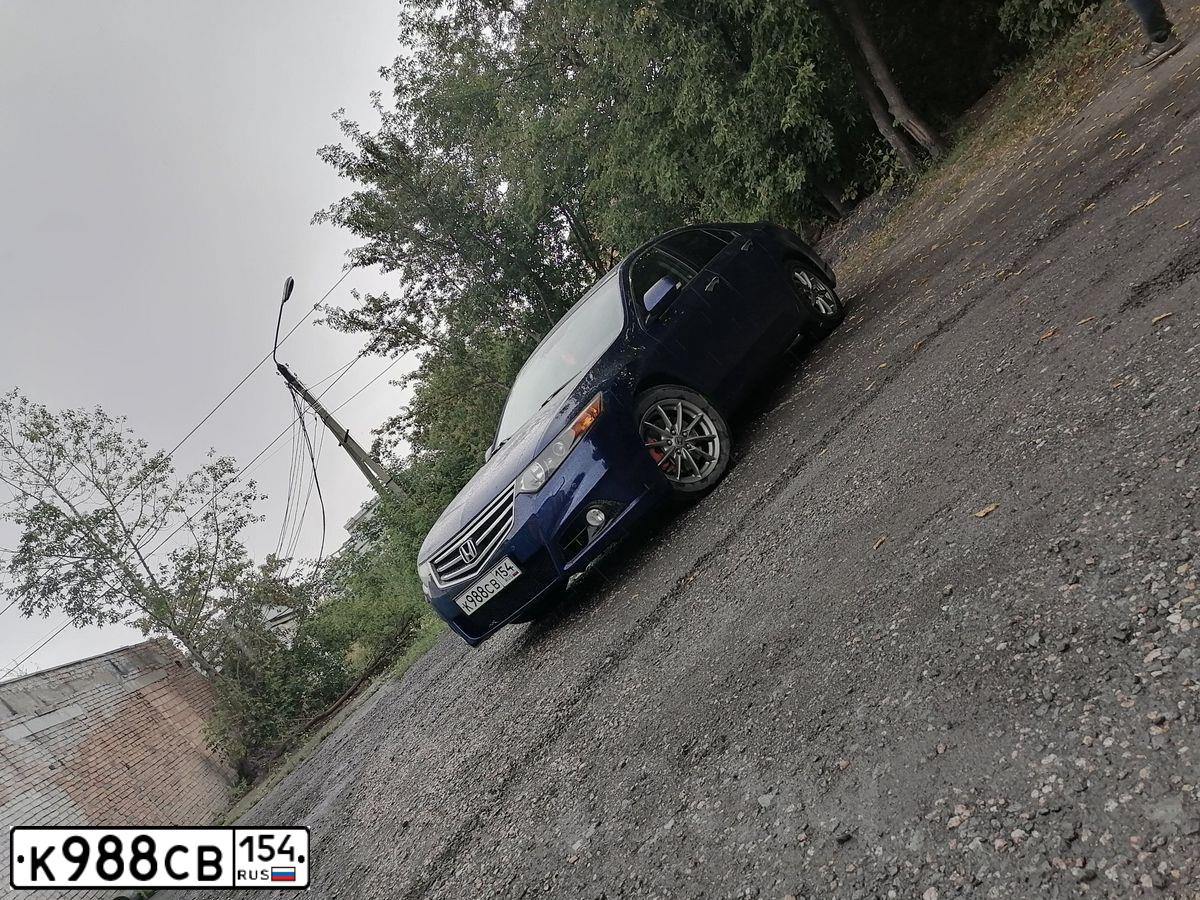 Фото автомобиля HONDA ACCORD, 2008 — госномер К988СВ154. Цвет: Темно-синий