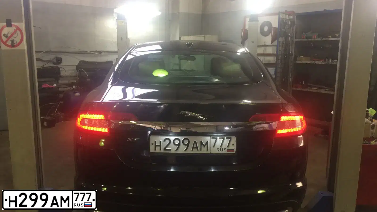 Фото автомобиля JAGUAR XF, 2010 — госномер Т021КХ39. Цвет: ЧЕРНЫЙ