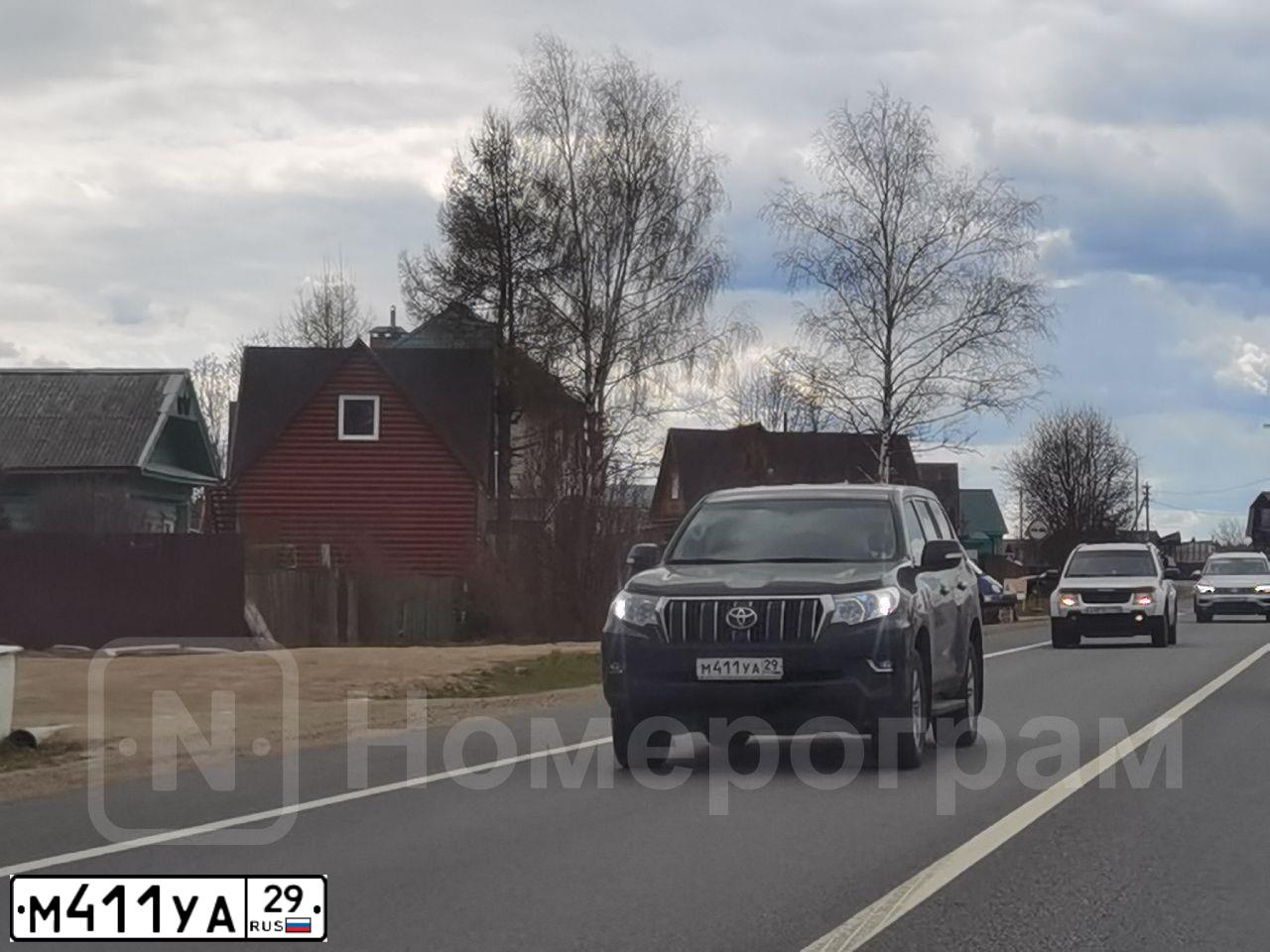 Фото автомобиля TOYOTA LANDCRUISER, 2019 — госномер М411УА29. Цвет: ЧЕРНЫЙ