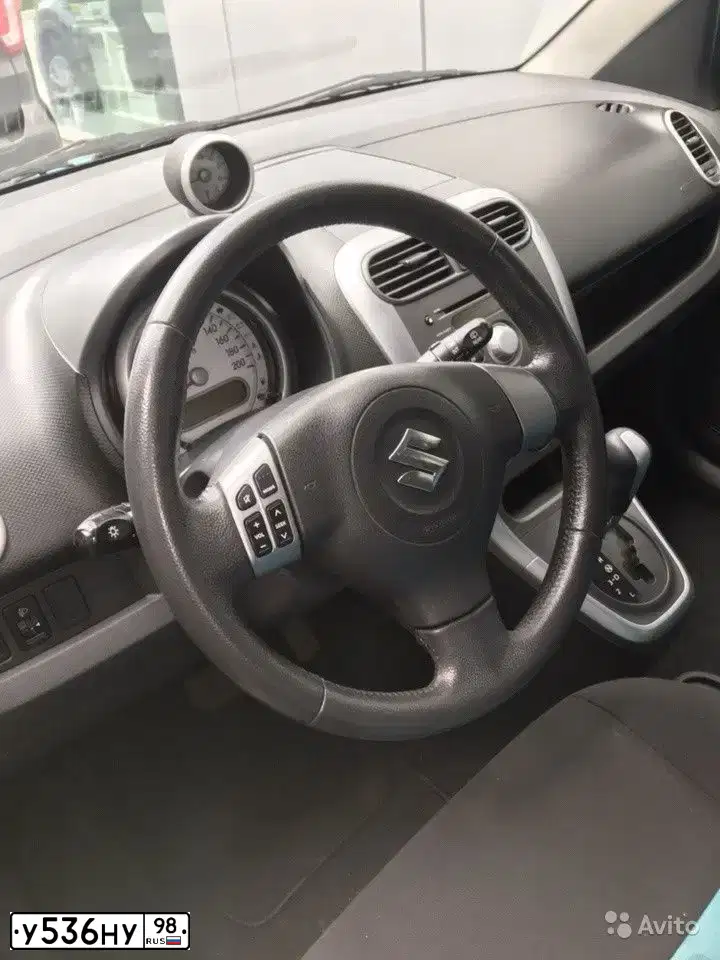 Фото автомобиля SUZUKI SPLASH, 2009 — госномер У536НУ98. Цвет: бирюзовый